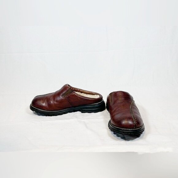 Ugg Midtown Brown Leather Shearling Lined Slip On Mule Clogs~7~ - Picture 2 of 7